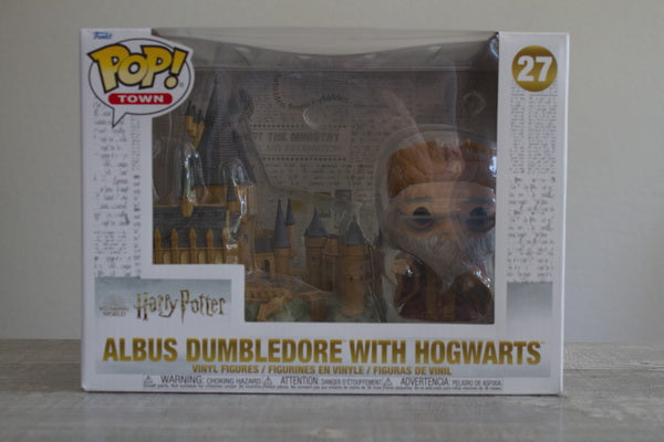 27 - Albus Dumbledore With Hogwarts